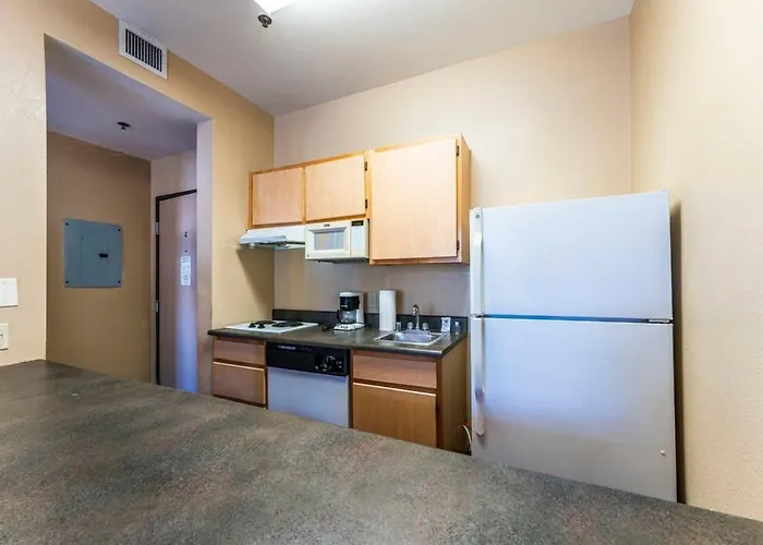 1 Bd 1 B Bnb3 Chandler