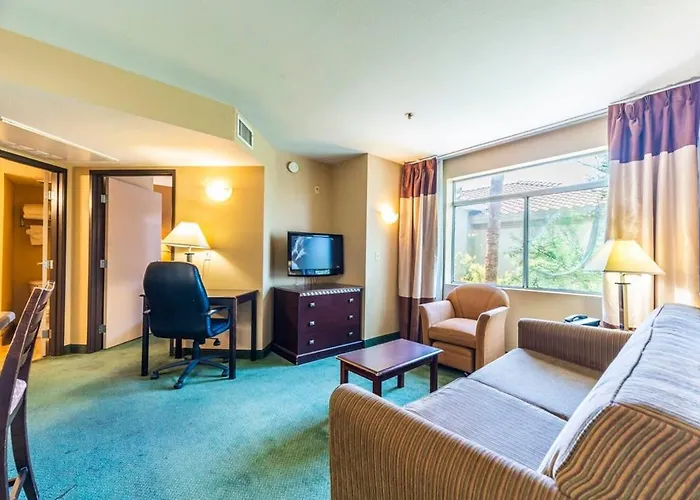 1 Bd 1 B Bnb3 Apartment